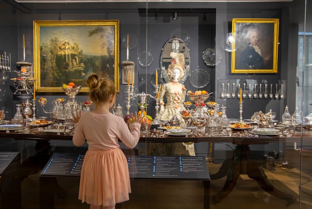 Child enjoying the beautiful Irish Silver Museum