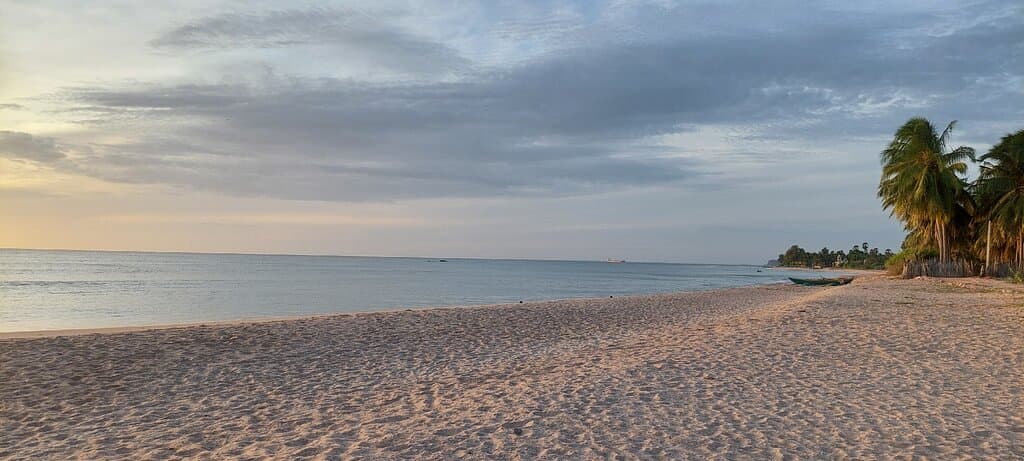 Uppuweli beach