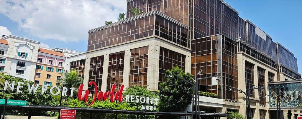 Newport World Resorts is the first integrated resort in the Philippines. It is a one-stop, non-stop entertainment and leisure destination that features gaming thrills, world-class entertainment, unique events, and exciting lifestyle options.