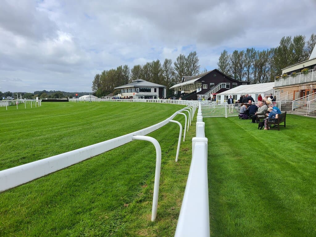 September raceday, bright but chilly when the wind blows.