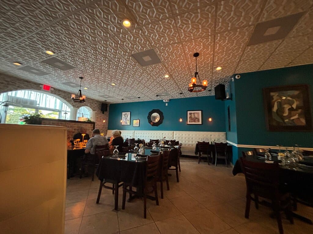 42nd Street Bar and Grill