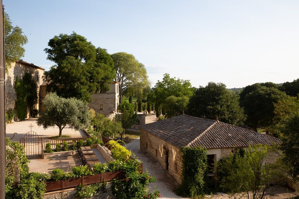 Prieuré Saint-Nicolas, vue du cloître