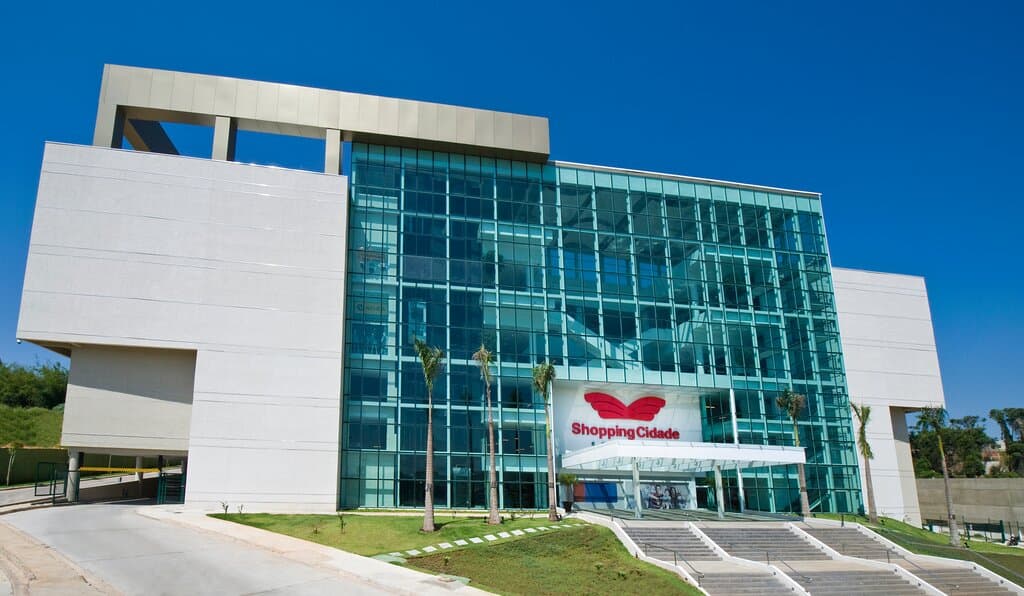 Um centro completo de compras, lazer e entretenimento, com diversas lojas, restaurantes, cinema e eventos para todas as idades. Ideal para passeios em família e momentos de diversão em Sorocaba. Oferece um ambiente moderno e confortável, além de serviços e facilidades para uma experiência completa. A vida pode ser mais bonita aqui, e nossa equipe está sempre pronta para proporcionar o melhor atendimento e garantir que cada visita seja especial!