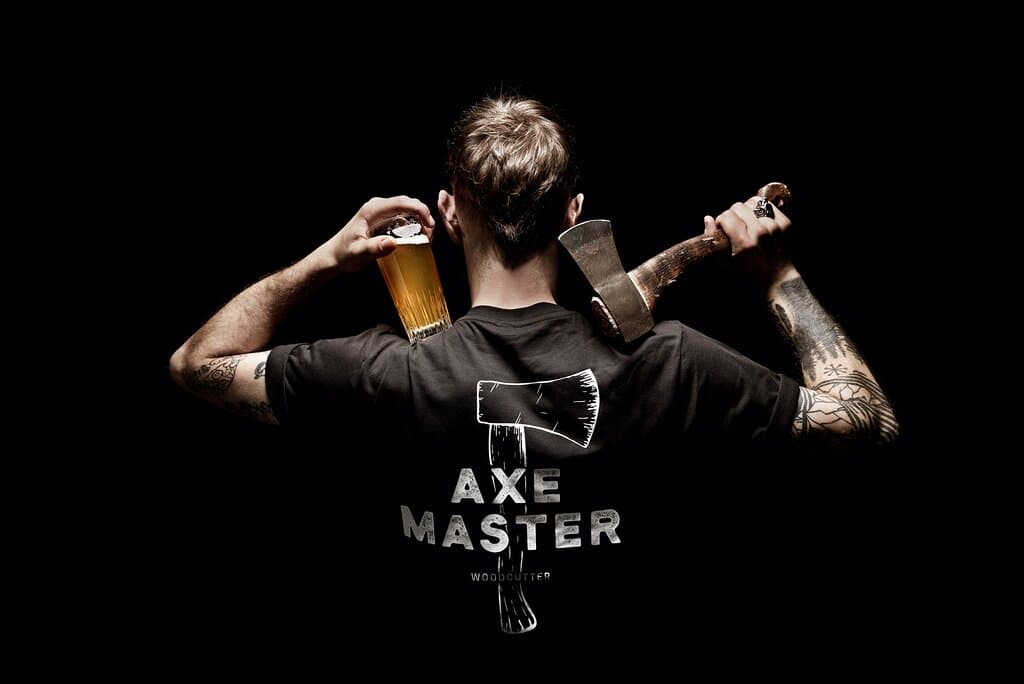 WoodCutter - Where Axes and Beers Bang 