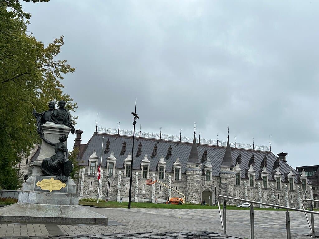 Voltigeurs de Québec Armoury