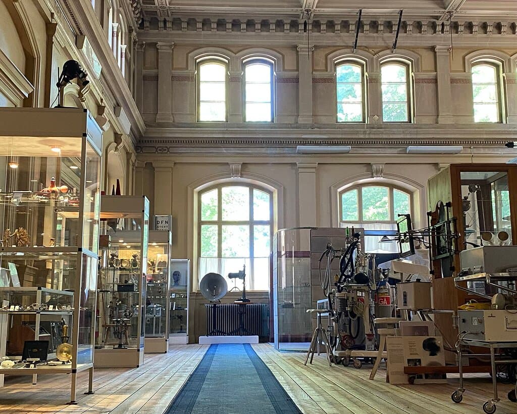 Thorénsalen, museets största rum. Foto: Cecilia Bergström/Medicinhistoriska museet