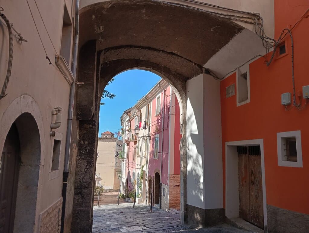 Dall'interno della Porta