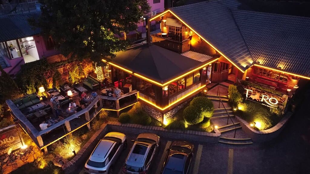 Diversos ambientes para todos os gostos! Uma verdadeira experiência Gastronômica, Etílica e Musical!