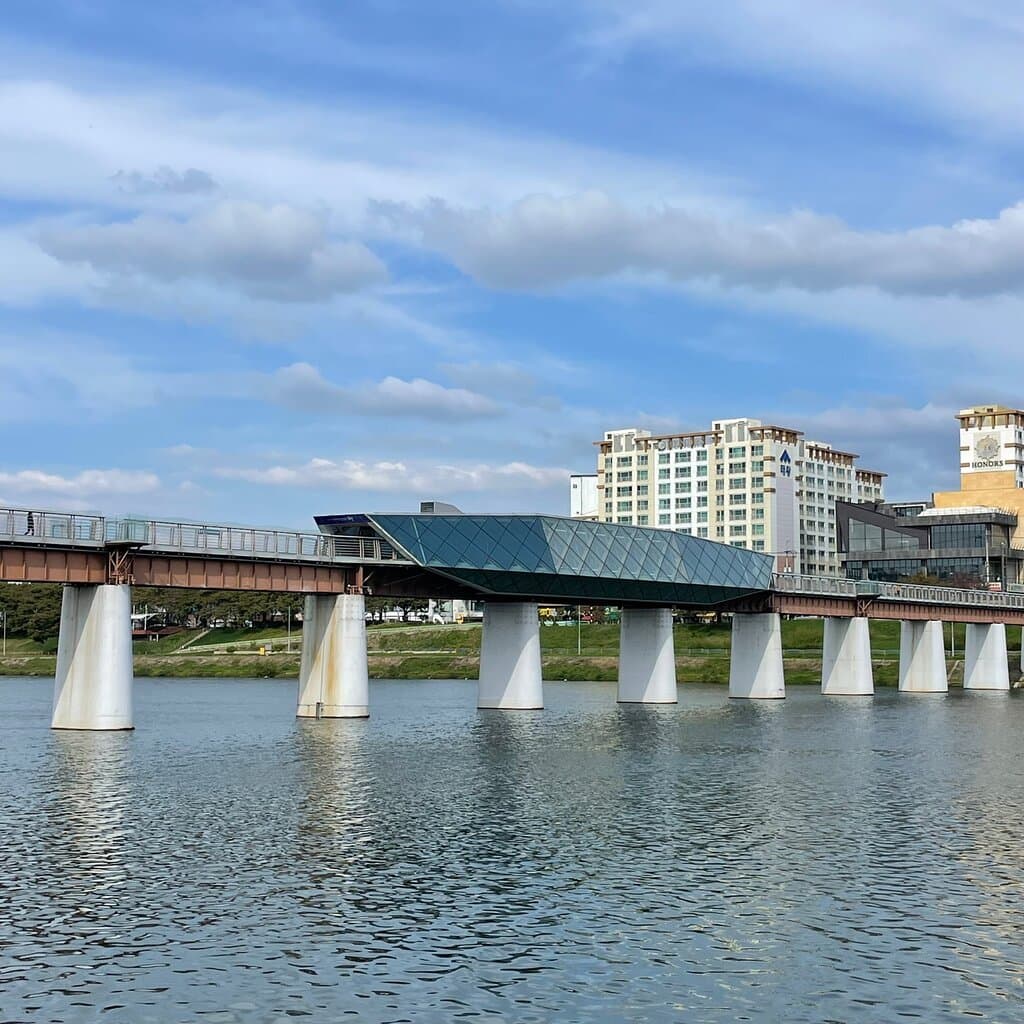 Ayang Railroad Bridge Skywalk