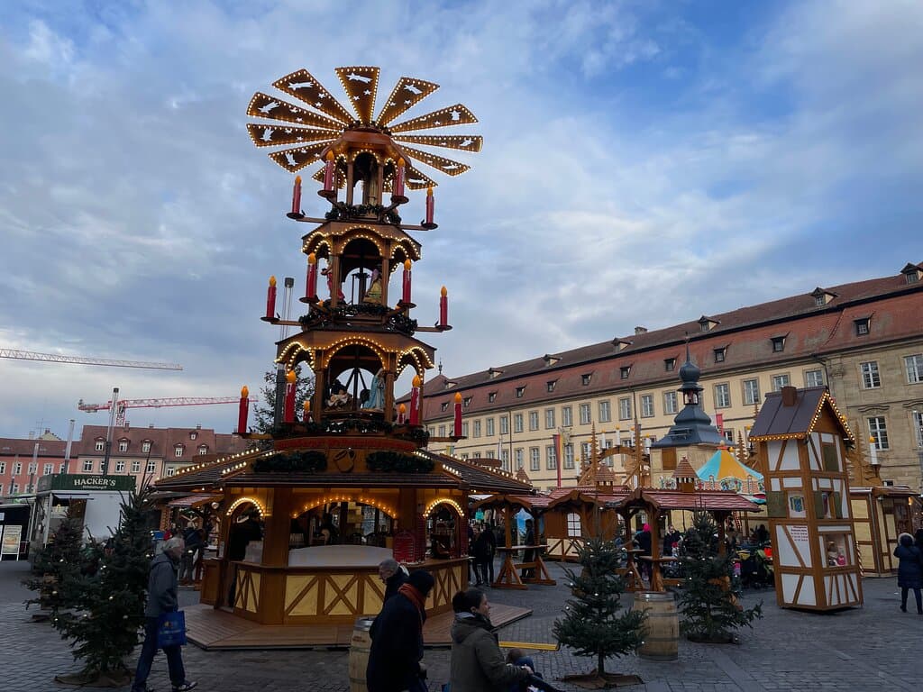 Maximiliansplatz - Christmas Pyramide