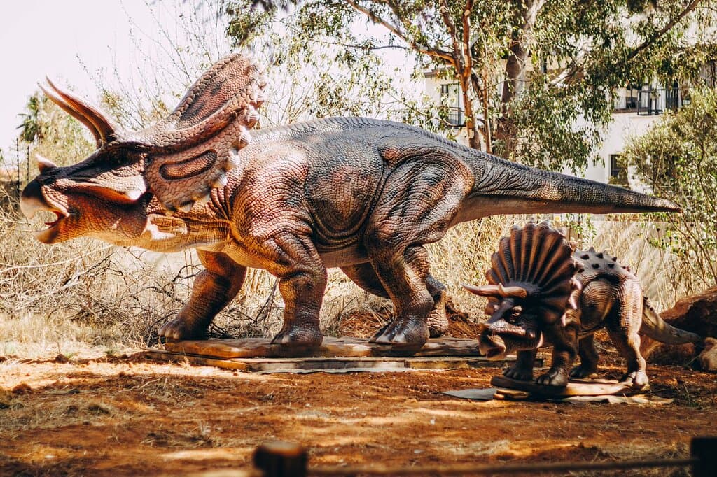 Travel to a land before time where dinosaurs roamed the earth. We offer a self-guided experience on a trail where you will come face to face with moving and static models of the ancient rulers of our planet in their actual forms at an outdoor venue. 