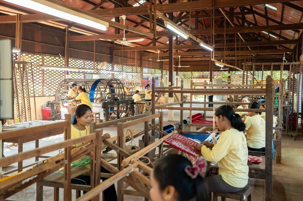 Angkor Silk Farm Workshop. 