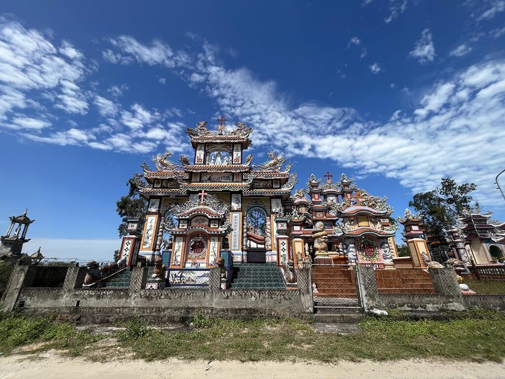 An Bang Cemetery - The city of ghost