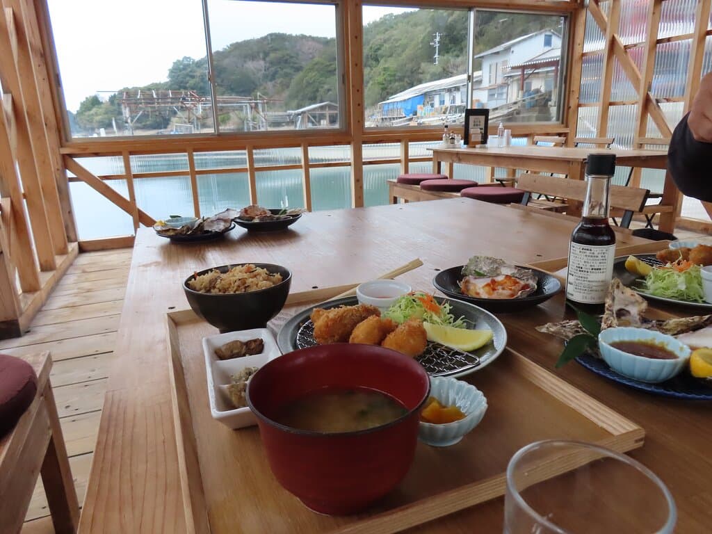 外の景色を眺めながらは、イイ感じ。