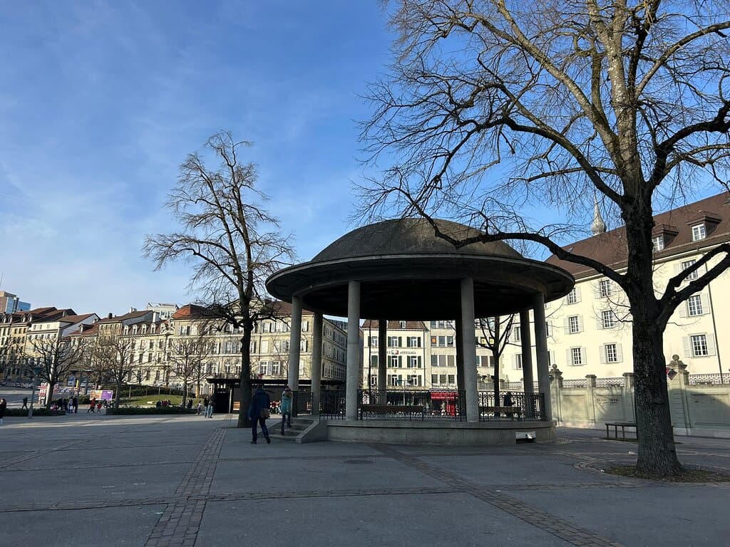 Place Georges-Python