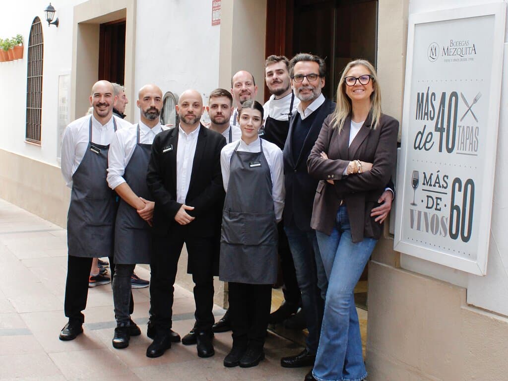 El equipo de Bodegas Mezquita Céspedes