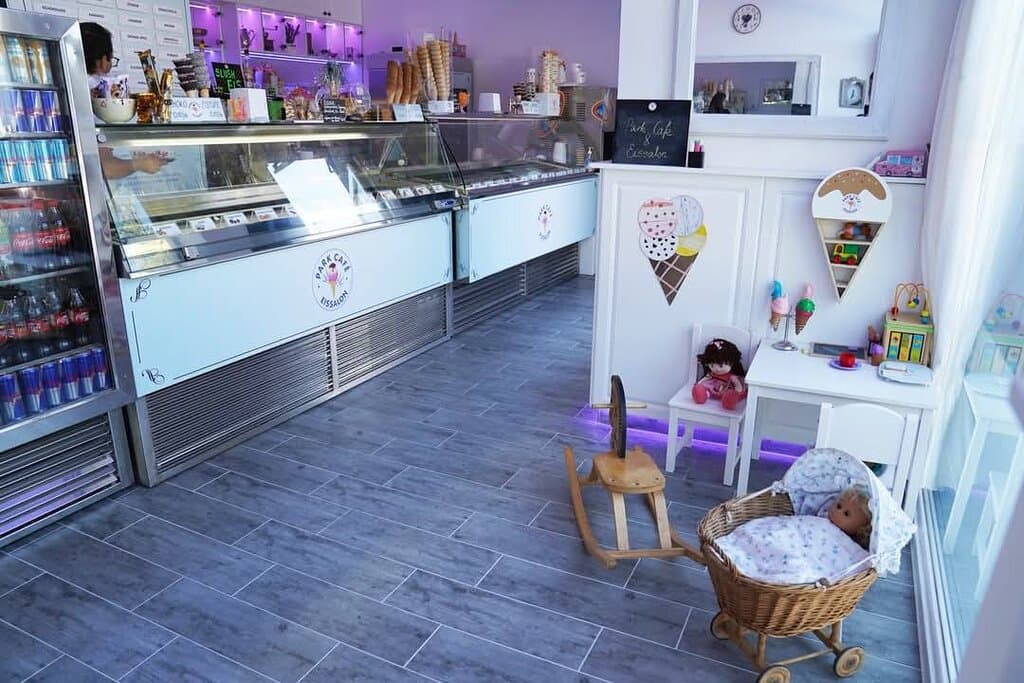 Park Café & Eissalon - Graz Eggenberg, für die Kleinsten haben wir auch eine liebevoll gestaltete Spielecke für eine perfekte Familienerlebnis bei uns!