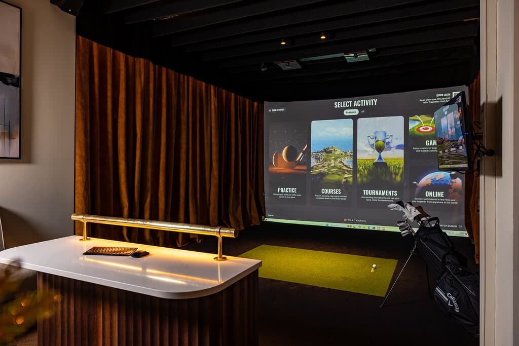  Pitch features ten versatile bays, each powered by the latest TrackMan iO and Virtual Golf 3 (VG3) technology, delivering stunning HD graphics and world-class gameplay.  It doesn’t get much better than 18 holes (and a few ice-cold beers) with your friends, on what we can only describe as spectacular HD golf, in a realism you truly need to experience to believe.  From serious practice to social play, every session at Pitch is next-level. 