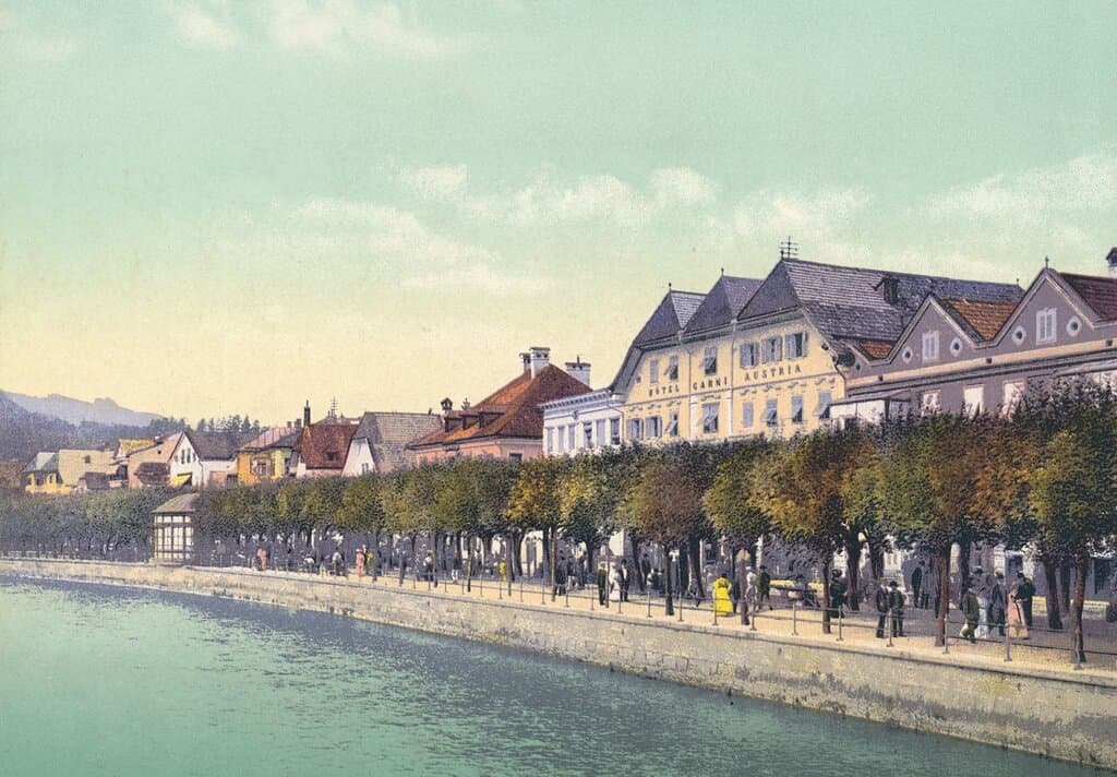 Historische Ansicht der Esplanade mit dem Hotel Austria.