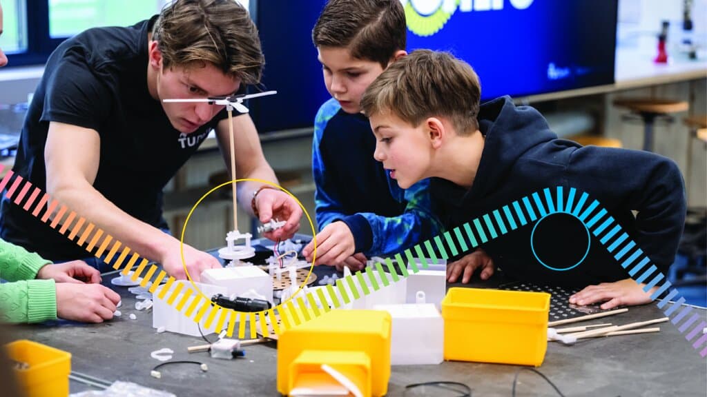 TU Delft Science Centre - Techniekstudio Experimenteren met kunst.  Tijdens deze workshop maken kinderen (8-12 jaar) hun eigen kunst en droomwereld geïnspireerd op het grote kunstwerk in de entree ARIA. Je gaat creatief aan de slag met technische elementen, die uit het kunstwerk komen, om je eigen droomwezens te maken die in het kunstwerk zouden kunnen leven. 

TU Delft Science Centre - Bij ons kan het.