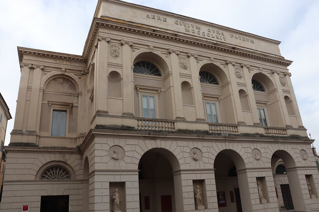 Teatro Nuovo Gian Carlo Menotti
