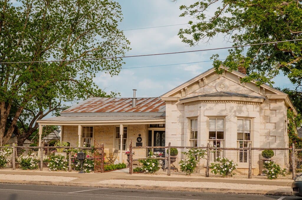 Light and airy tasting room located in downtown Fredericksburg. The Signor Vineyards vibe you know and love on Wine Road 290 just found a second home—right in the heart of town. 