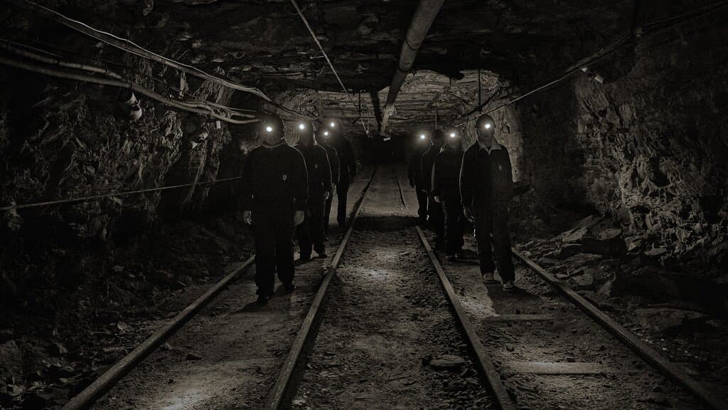 Join us for a walk back in time into the darkness of the old coal mine Gruve 3. 