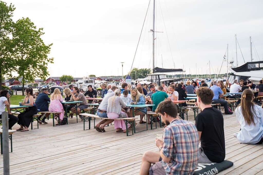Streetfoods kæmpe terrasse med sol hele dagen