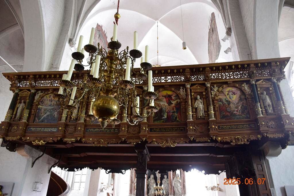 Inside view.