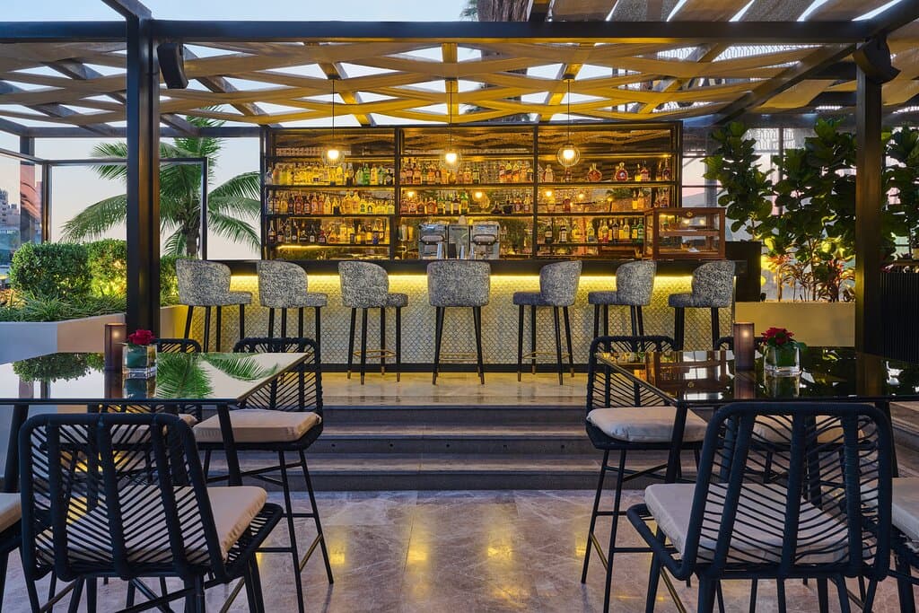 Bar