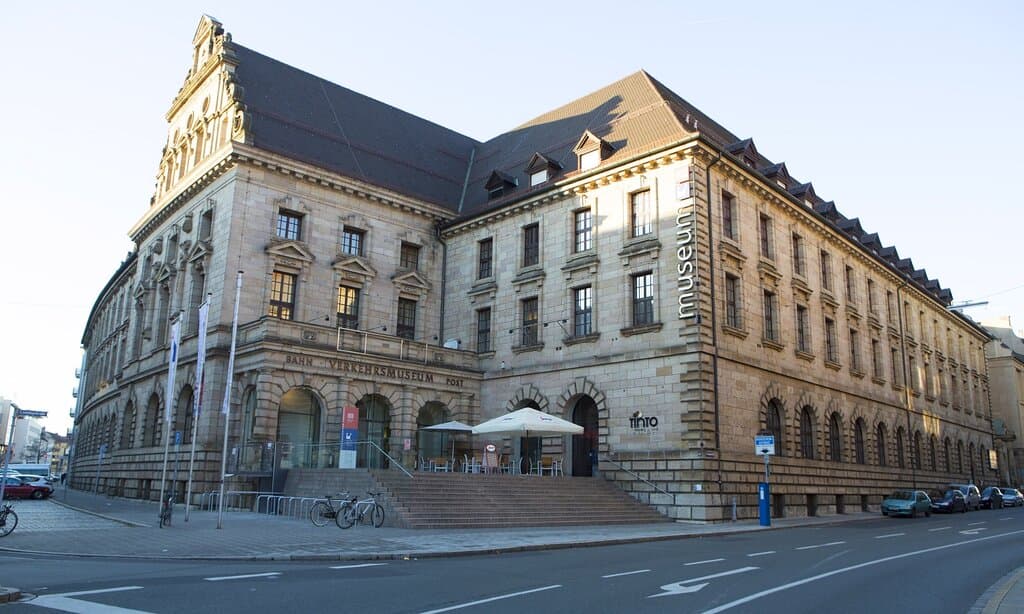 Im Gebäude des Verkehrsmuseums in der Lessingstraße in Nürnberg sind das Museum für Kommunikation und das DB-Museum beherbergt.  Foto © MSPT.