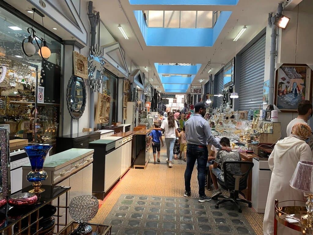 Inside derb omar