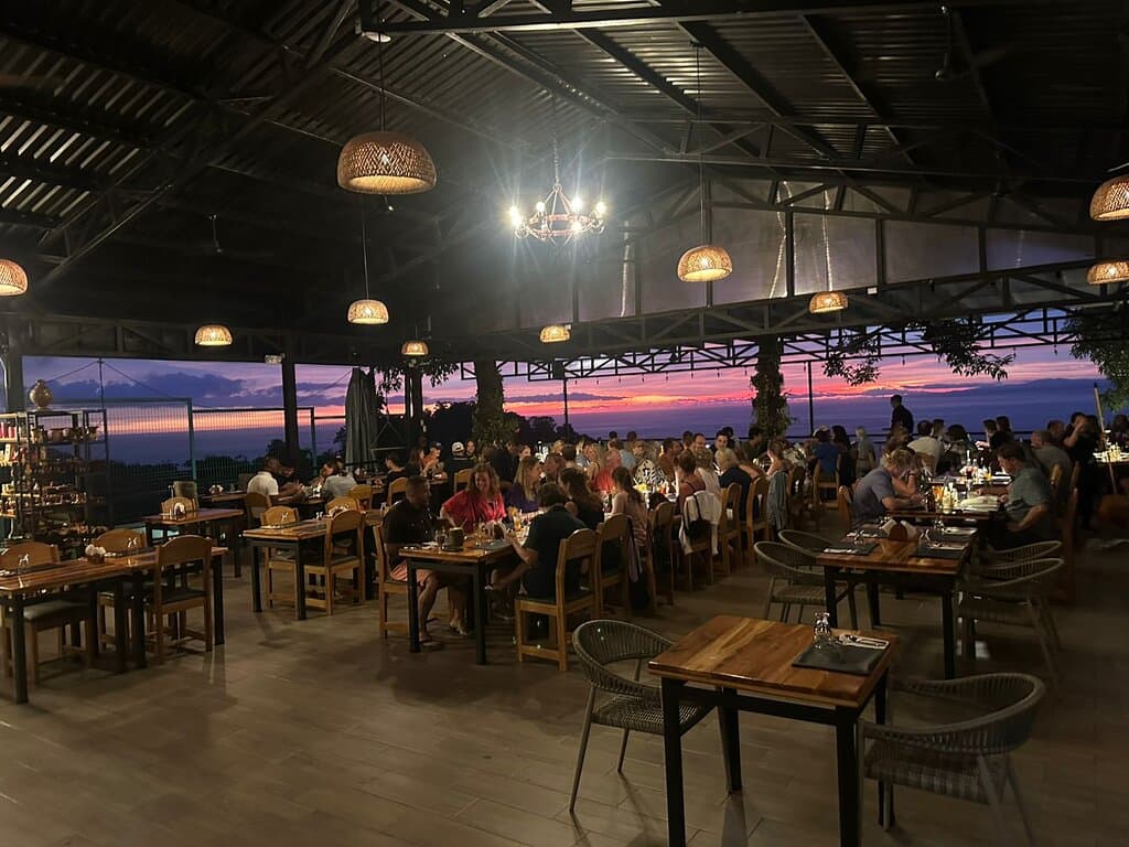 Unforgettable Ronny’s Place moments — sunsets, flavors, and good company. 🌅🍴🍷✨