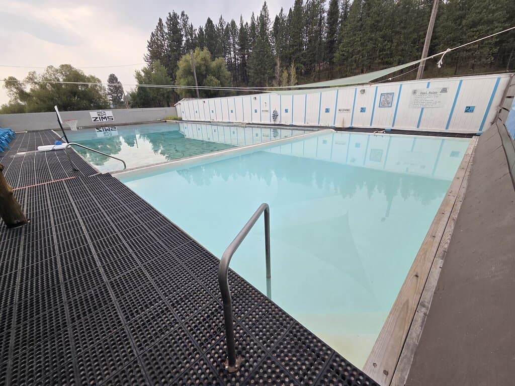 Large 2ft therapeutic pool and 3-9ft swimming pool