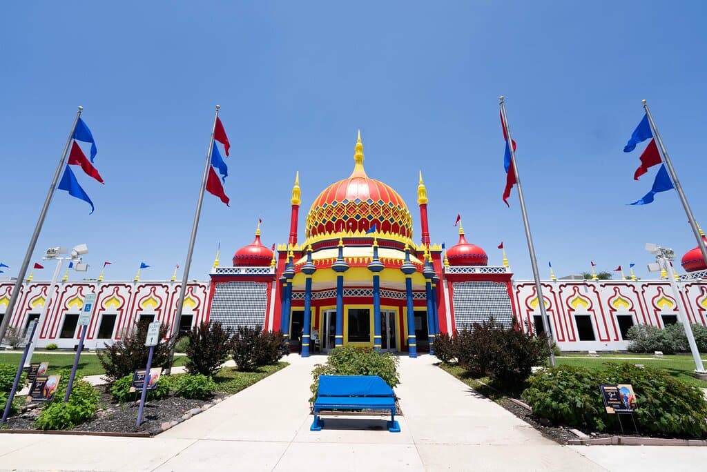 Ripley's Believe It or Not! Grand Prairie façade 