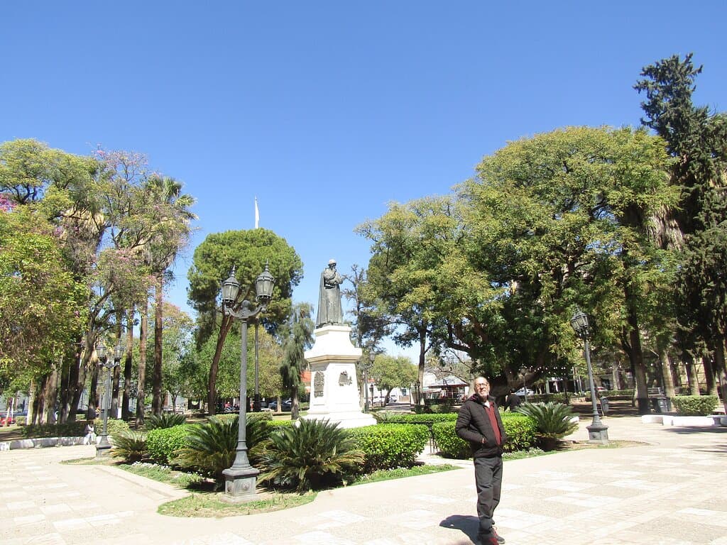 MI MARIDO EN LA PLAZA