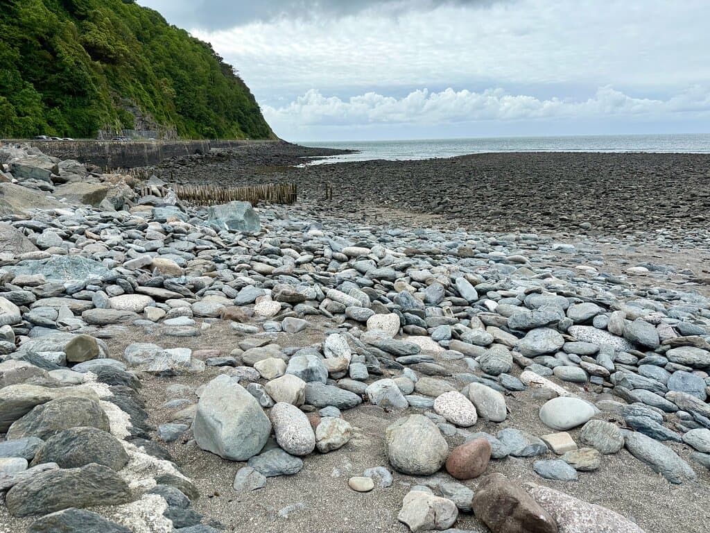 Lynmouth Beach is less suited for swimming and more suited to walking along and looking for interesting pieces of driftwood and nicely shaped pebbles.