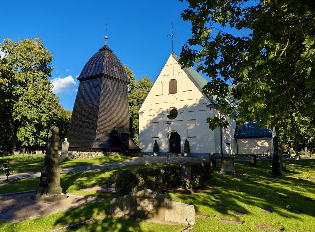 Badelunda Church