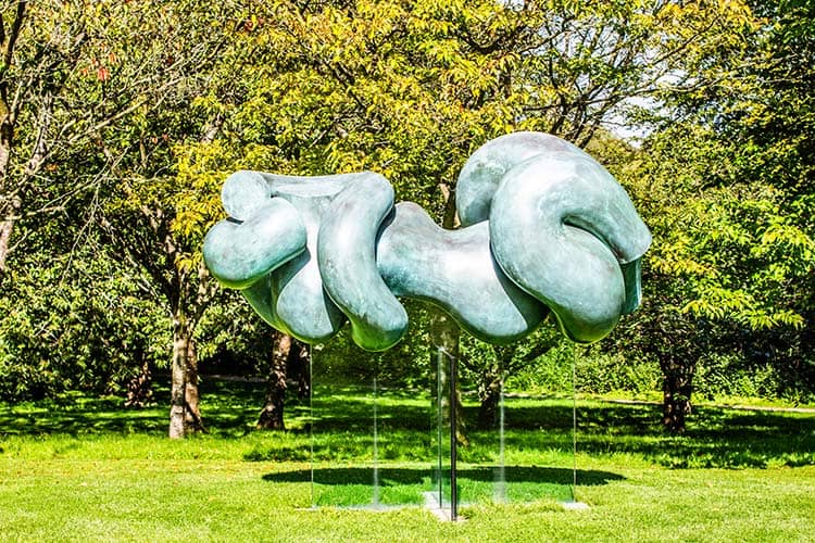 Artistic Sculptures