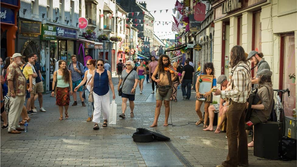 Shop Street Buzz
