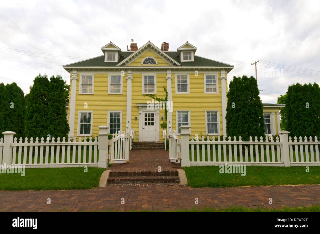 Longfellow House Replica