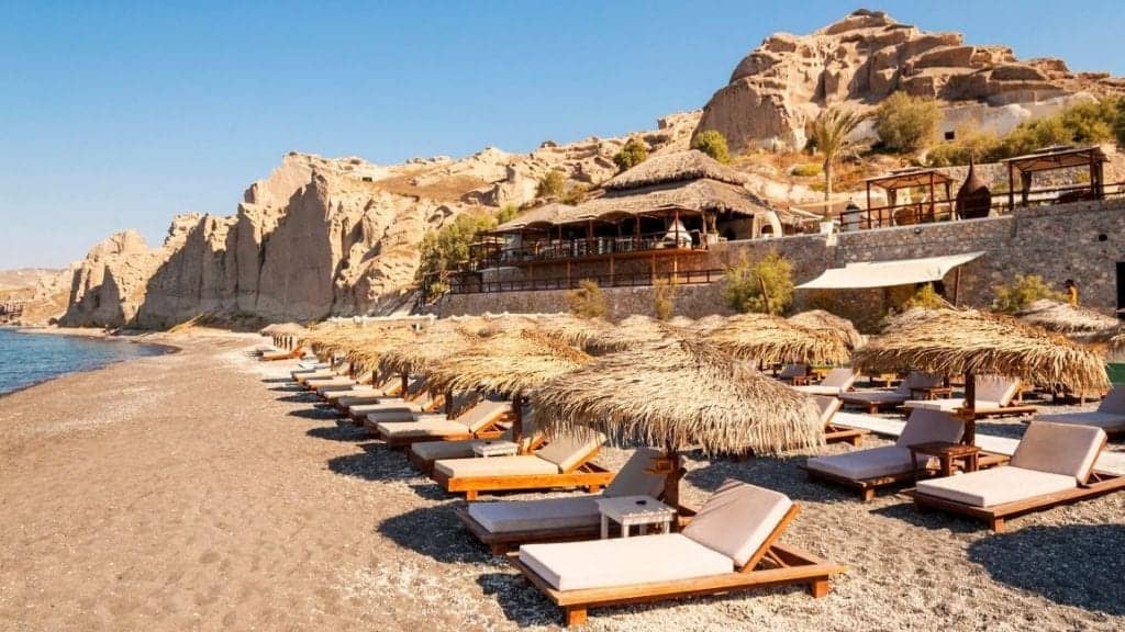 Beachfront Dining & Loungers