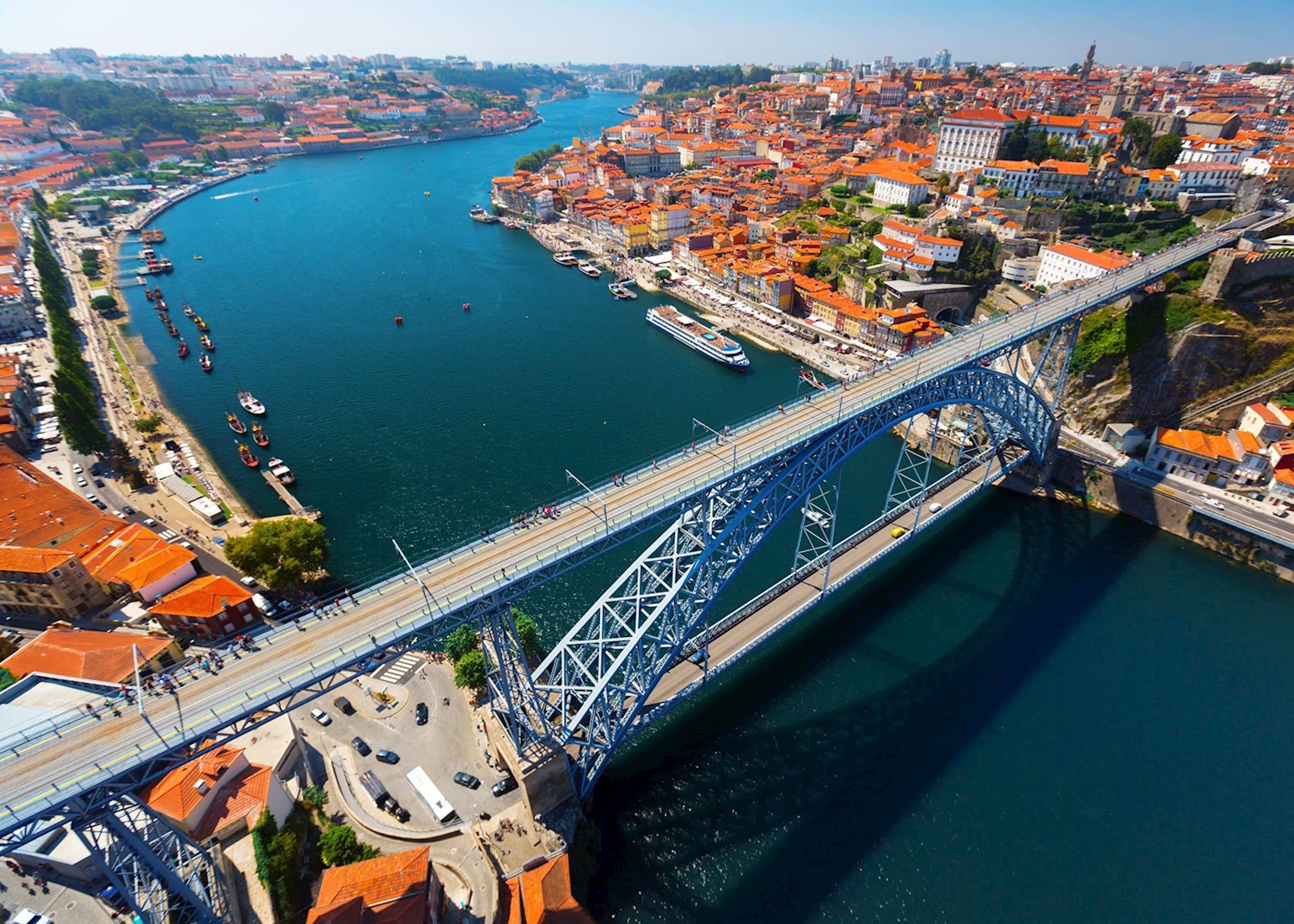Douro Riverfront Atmosphere