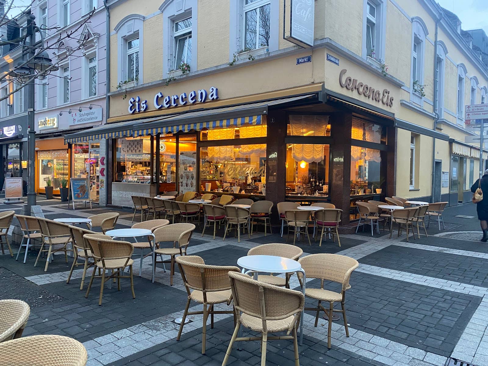 Local Boutiques and Eateries