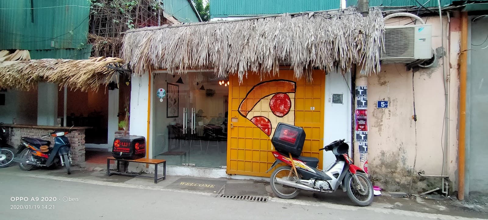 Crust - Pizza - Image 1