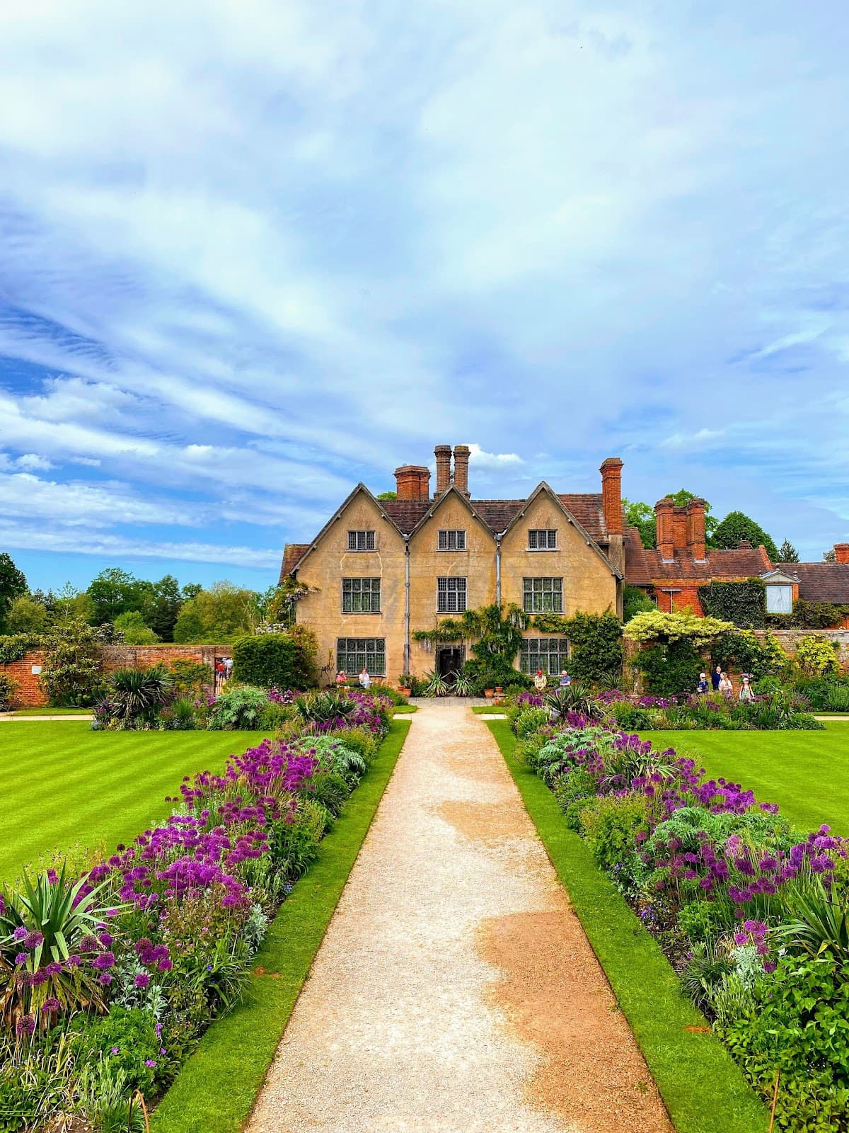 Packwood House Warwickshire - Image 1