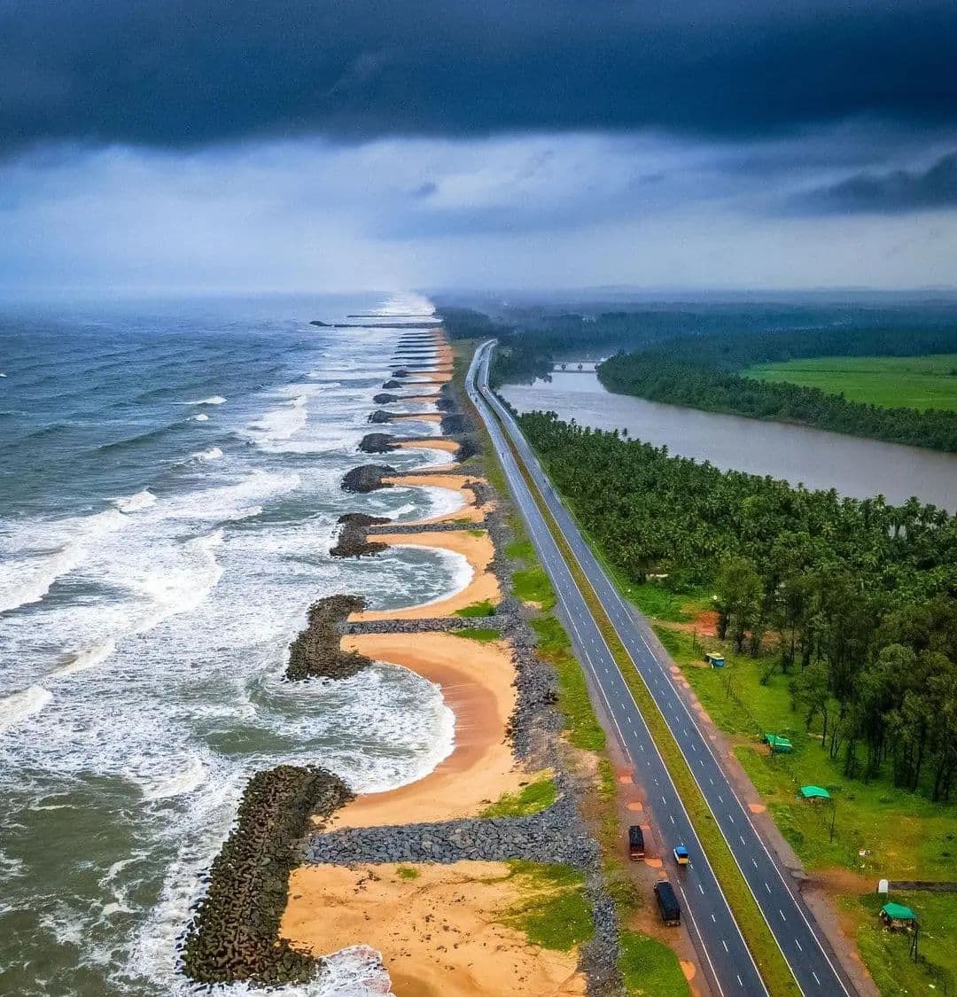 Maravanthe Beach - Image 1