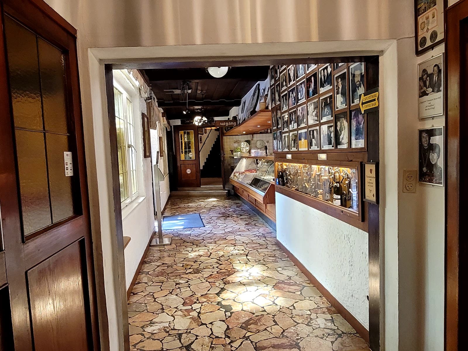 Grinzing Heuriger Lane Vienna - Image 1