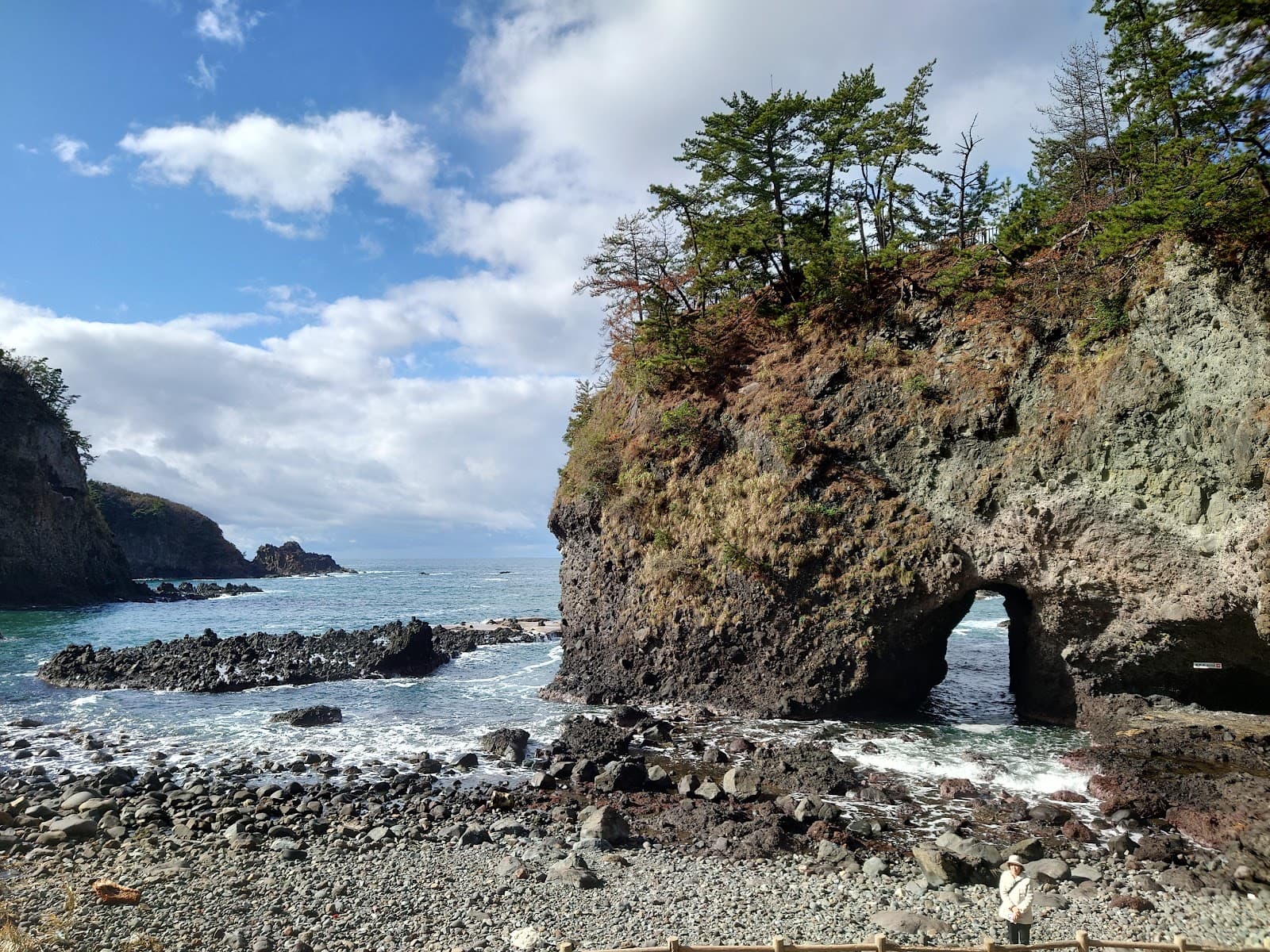 Ganmon Sea Cave - Image 1