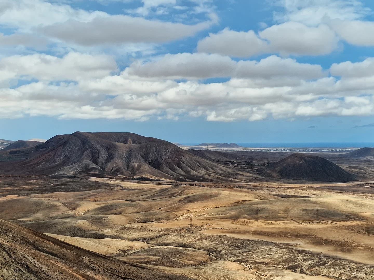 Montaña Roja La Pared - Image 1